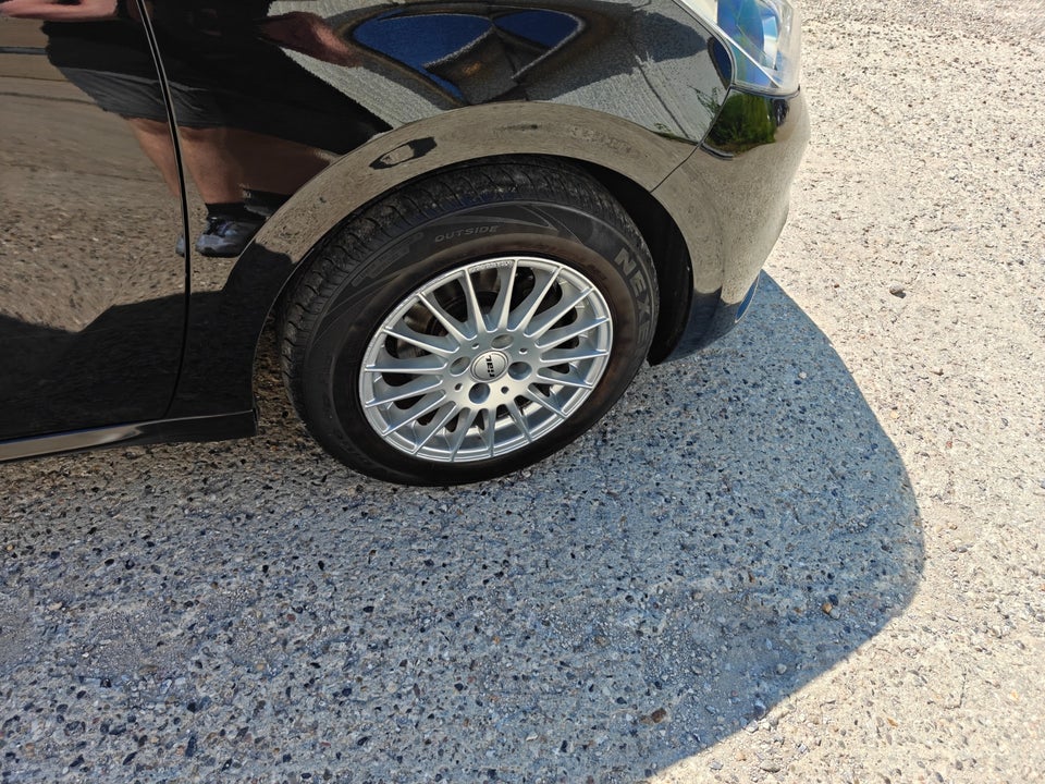 Peugeot 208 1,2 VTi 82 Active 5d