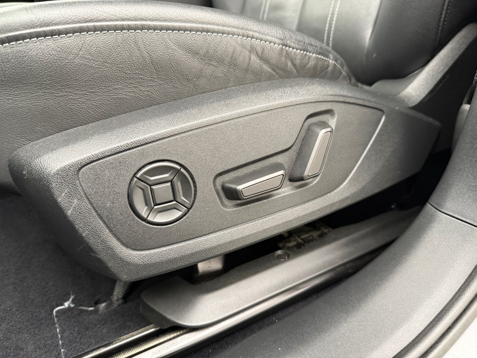 Audi Q4 e-tron 40 Advanced 5d