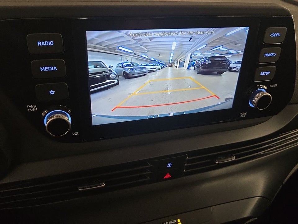 Hyundai i20 1,0 T-GDi Essential DCT 5d