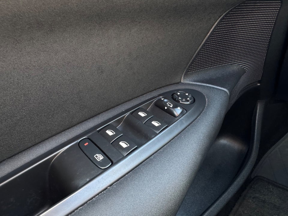 Citroën C4 1,6 BlueHDi 100 Feel Complet 5d