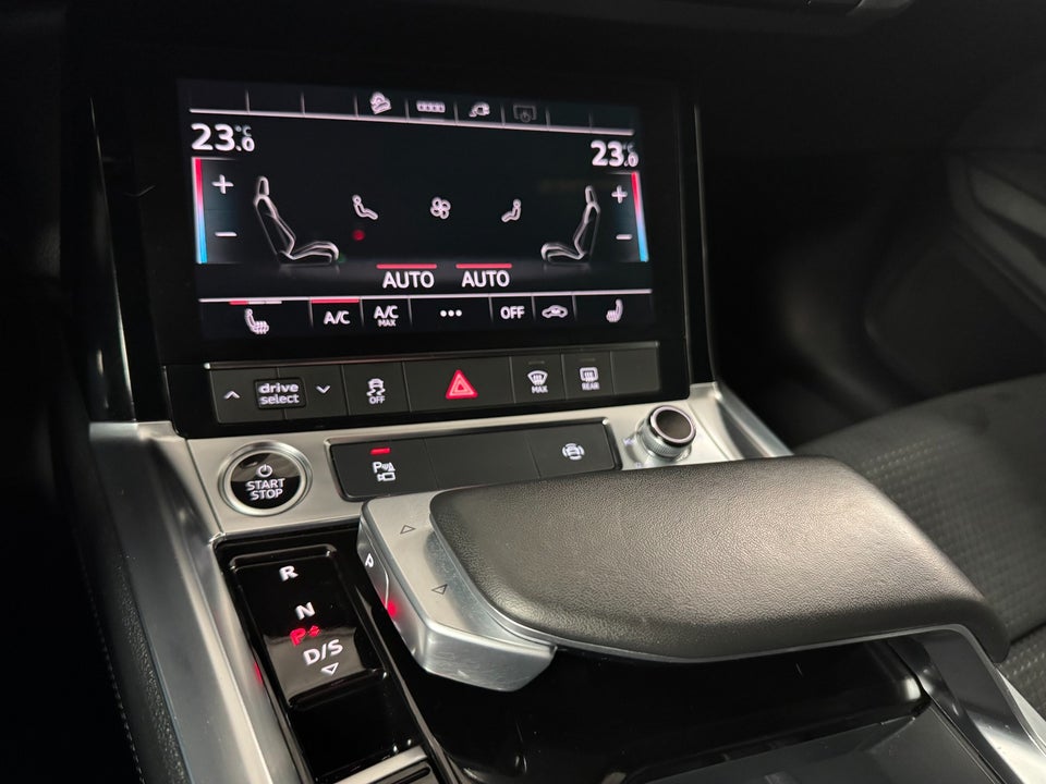 Audi Q8 e-tron 55 S-line quattro 5d