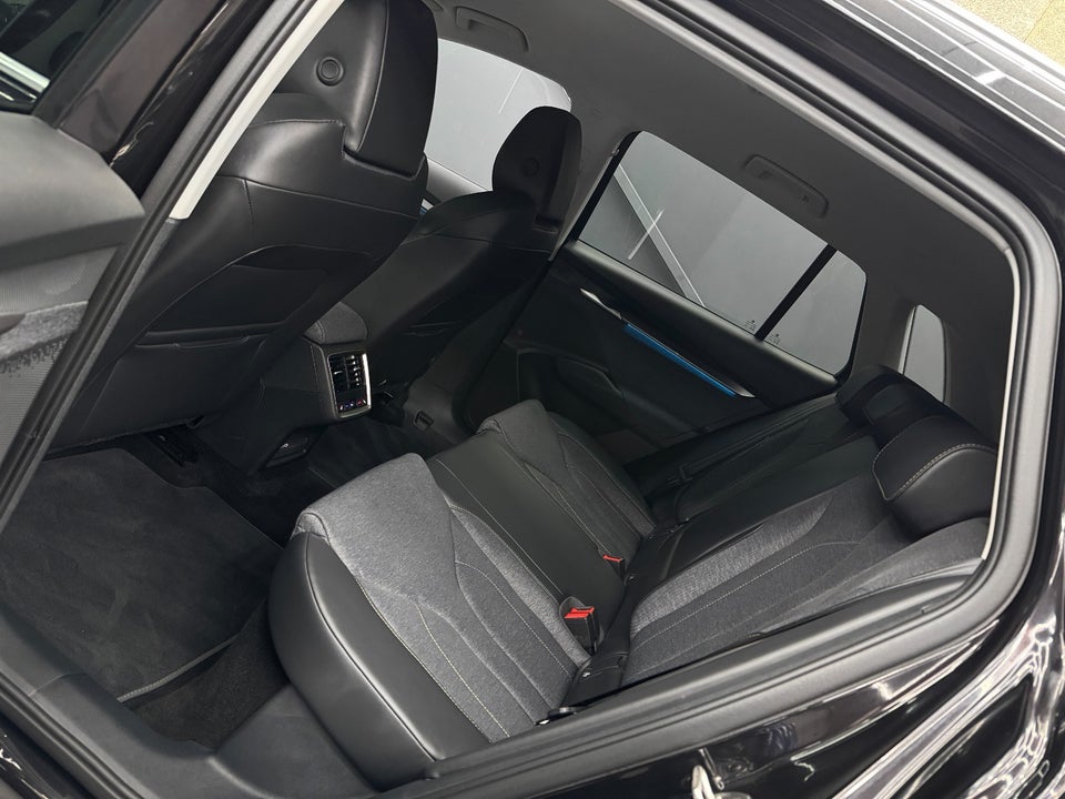 Skoda Elroq 85 iV Loft 5d