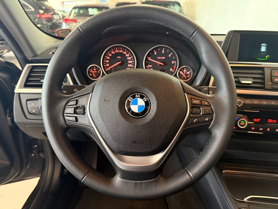 BMW 320d 2,0 Touring Advantage aut. 5d