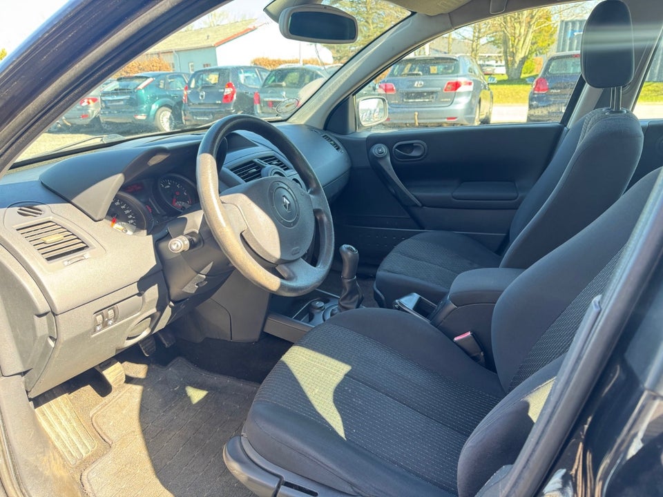 Renault Megane II 1,6 Authentique Comfort stc. 5d
