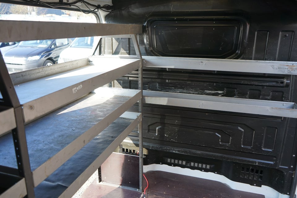 VW Crafter 35 2,0 TDi 140 Kassevogn L3H2