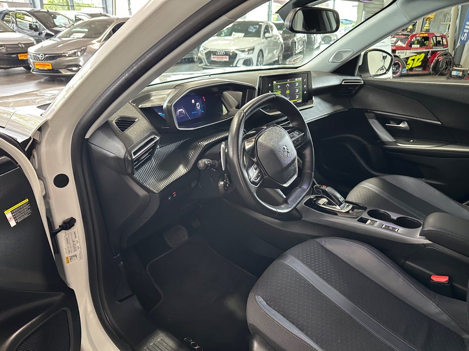 Peugeot 2008 1,5 BlueHDi 130 Allure Pack EAT8 5d