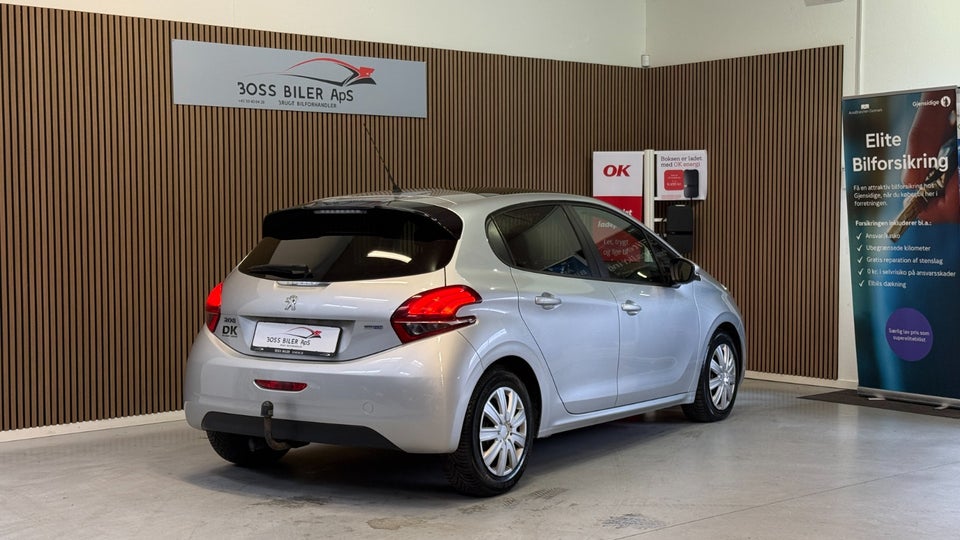 Peugeot 208 1,6 BlueHDi 100 Desire Sky 5d