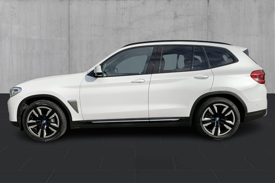 BMW iX3 Executive 5d