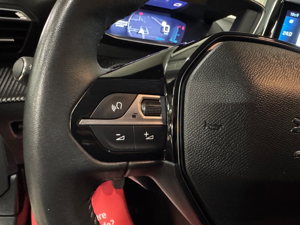 Peugeot 208 1,2 PureTech 100 Platin Sport 5d