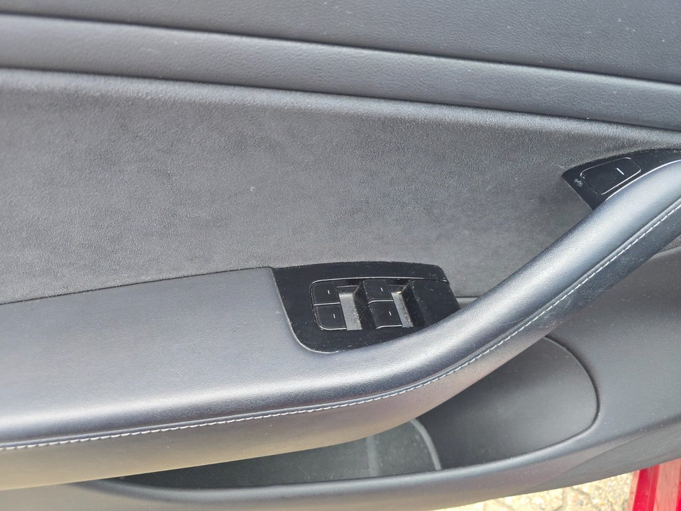 Tesla Model 3 Long Range AWD 4d