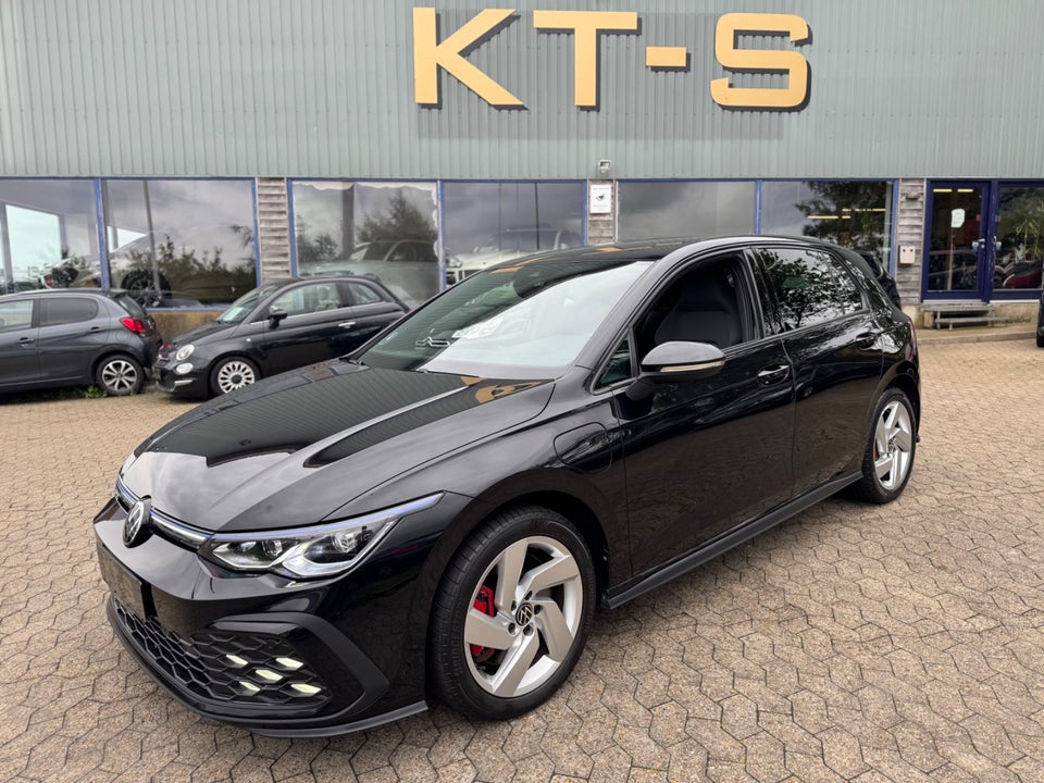 VW Golf VIII 1,4 GTE DSG 5d