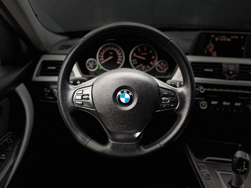 BMW 320d 2,0 Touring Advantage aut. 5d