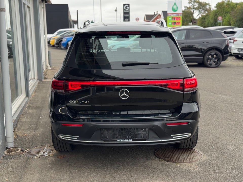 Mercedes EQB250 Progressive 7prs 5d