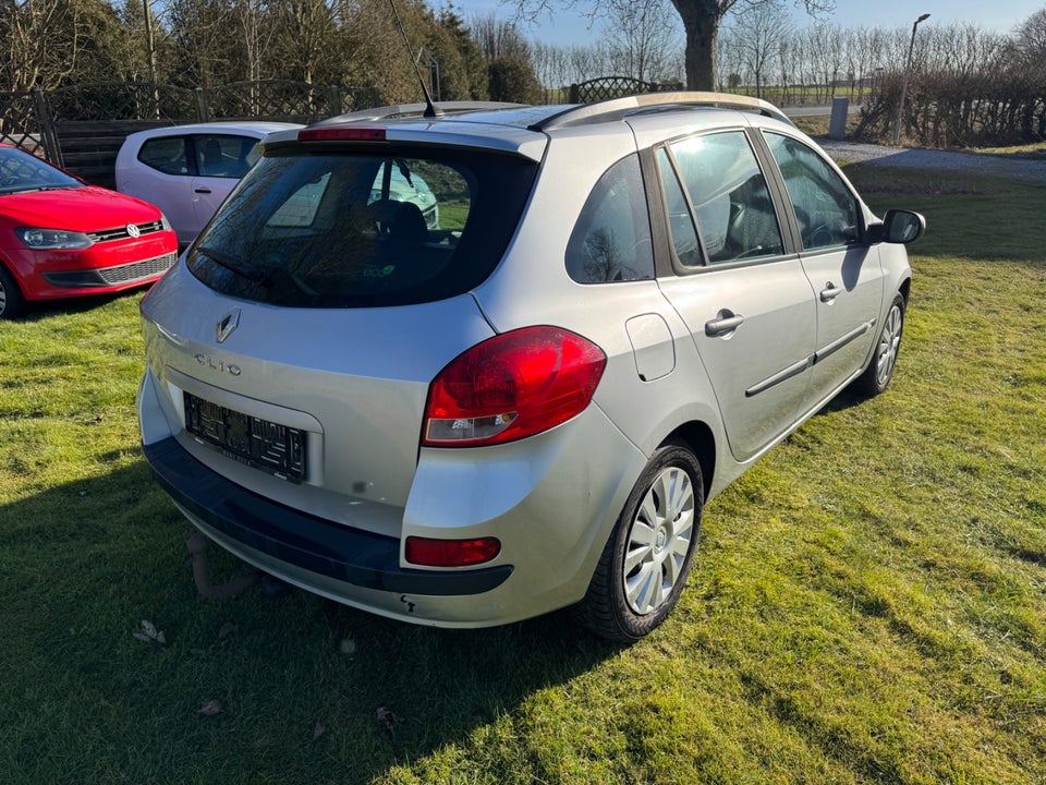 Renault Clio III 1,2 16V Sport Tourer 5d