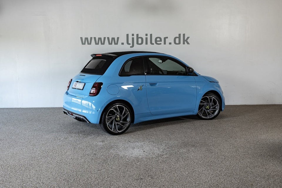 Abarth 500e Scorpionissima Cabrio 2d