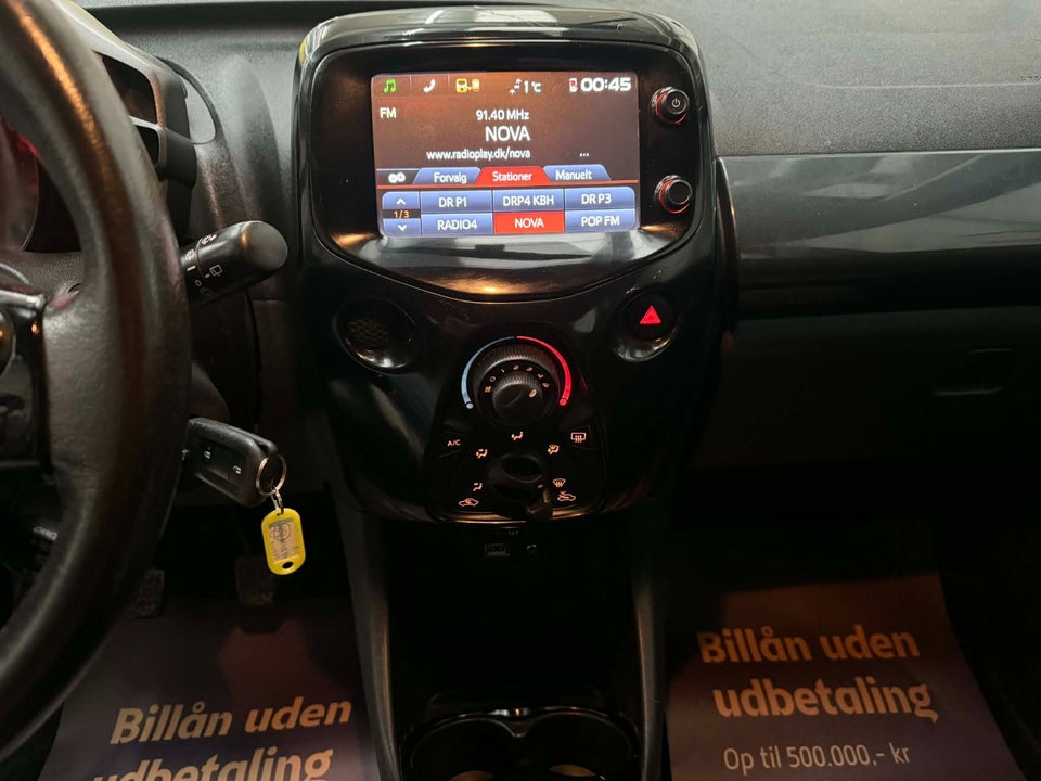 Toyota Aygo 1,0 VVT-i x-wave Sky 5d