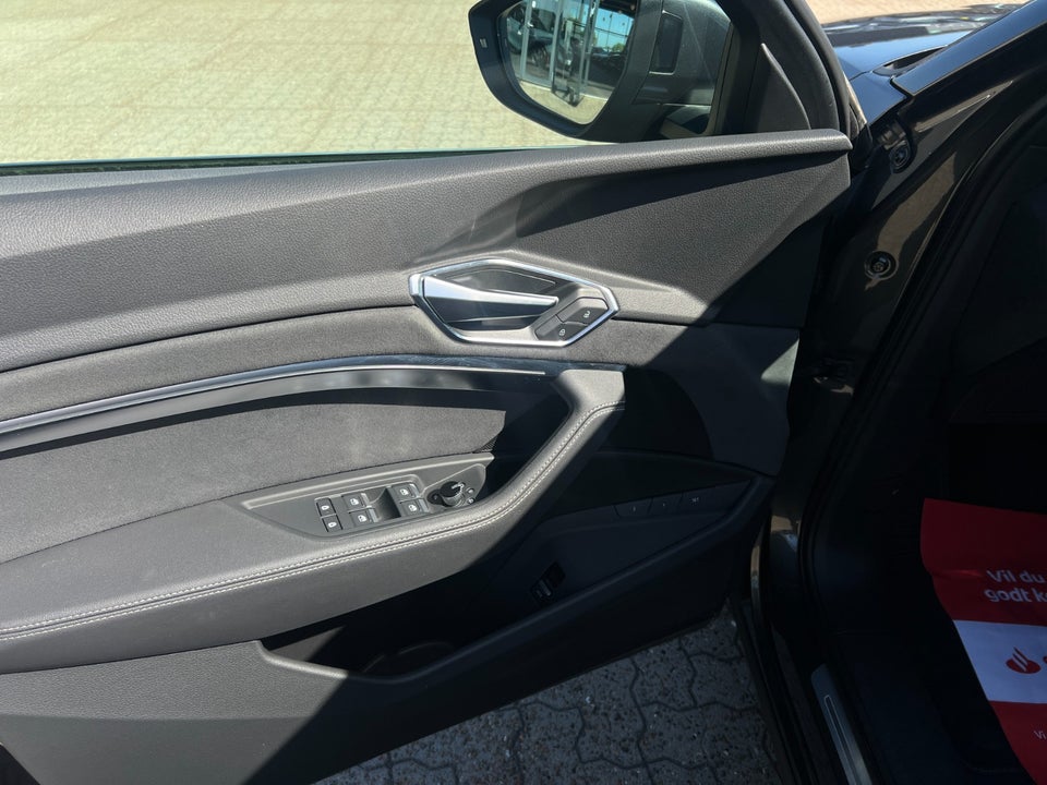 Audi e-tron 55 S-line Sportback quattro 5d