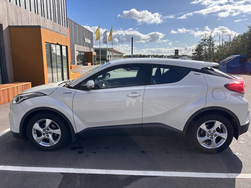 Toyota C-HR 1,8 Hybrid Limited CVT 5d