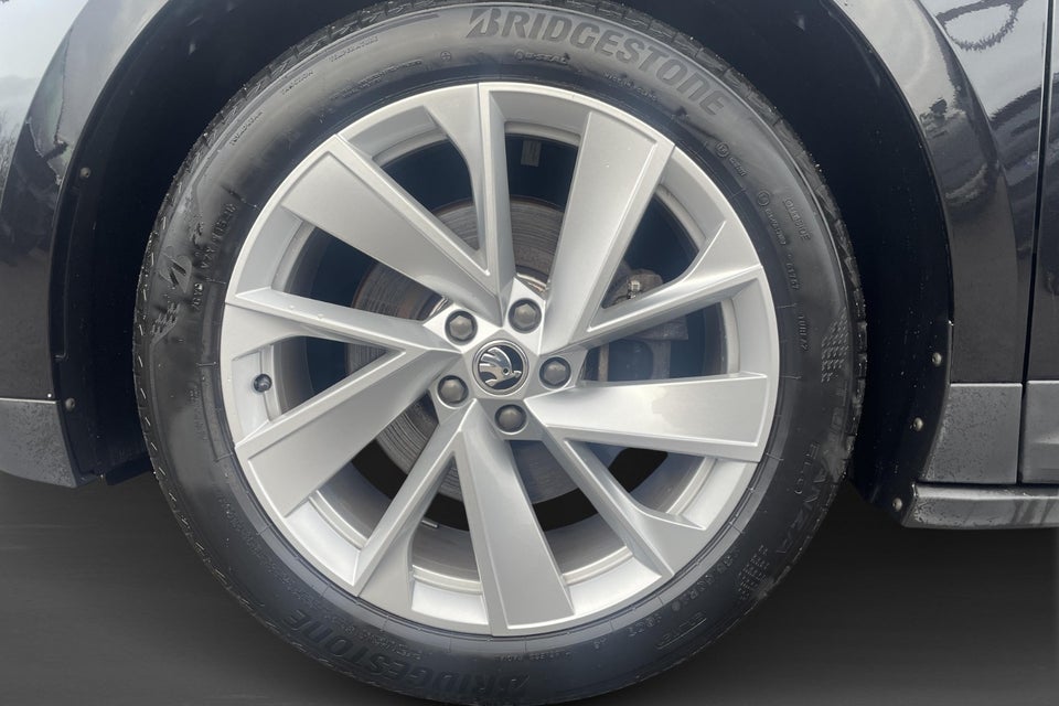 Skoda Enyaq 60 iV Loft 5d