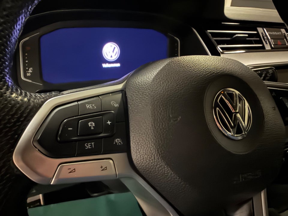 VW Passat 2,0 TSi 272 R-line Variant DSG 4Motion 5d