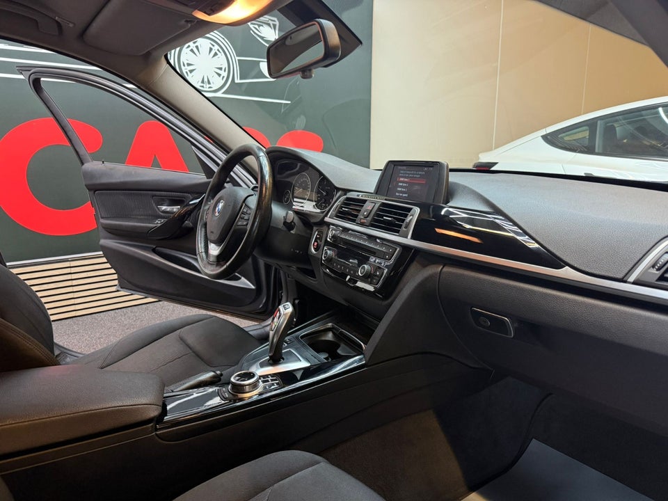 BMW 320d 2,0 Touring Advantage aut. 5d