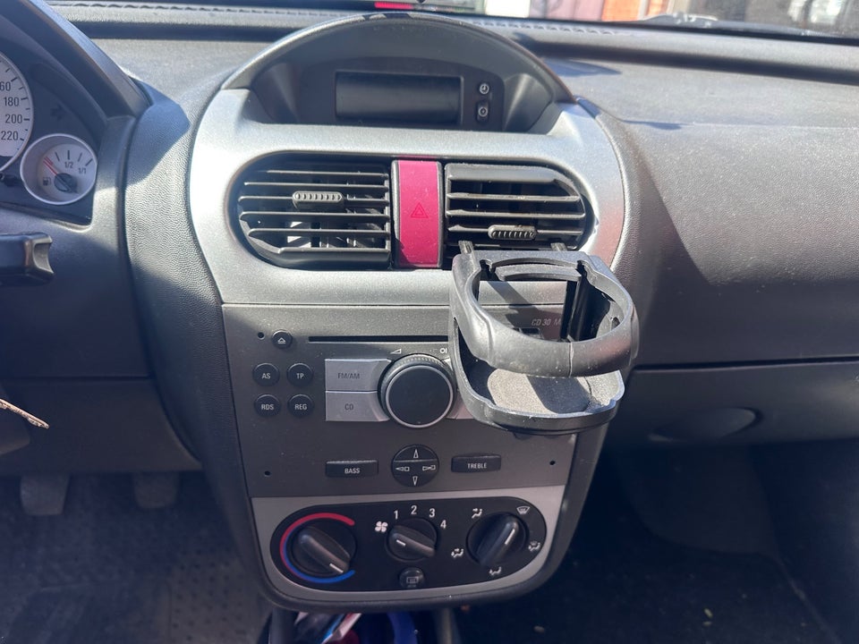 Opel Corsa 1,2 16V Comfort 3d