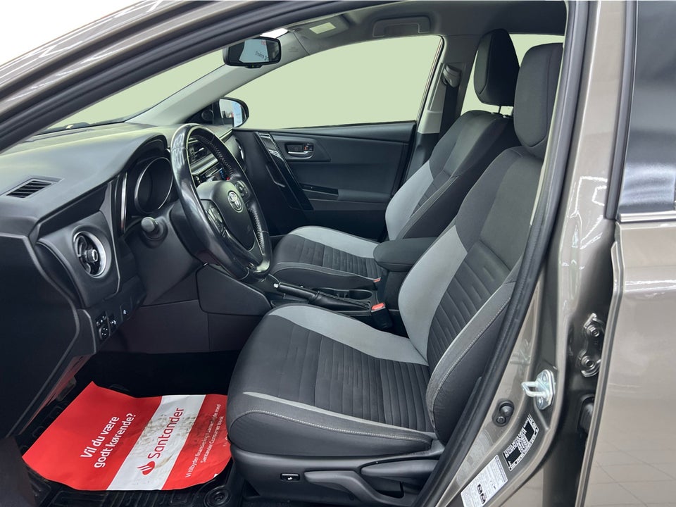 Toyota Auris 1,8 Hybrid H2 Comfort CVT 5d