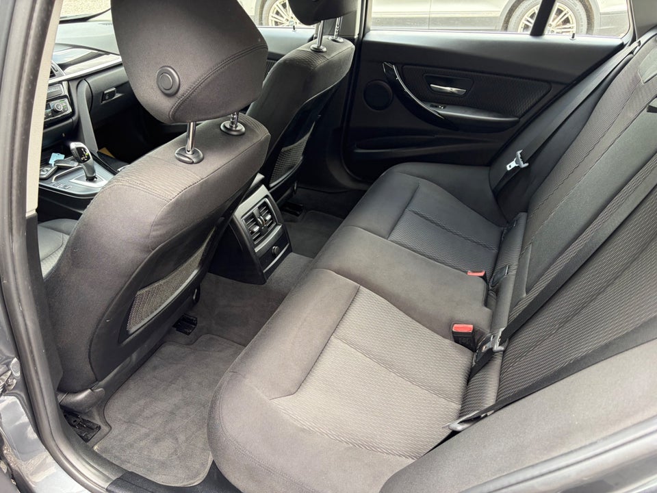 BMW 320d 2,0 Touring aut. 5d