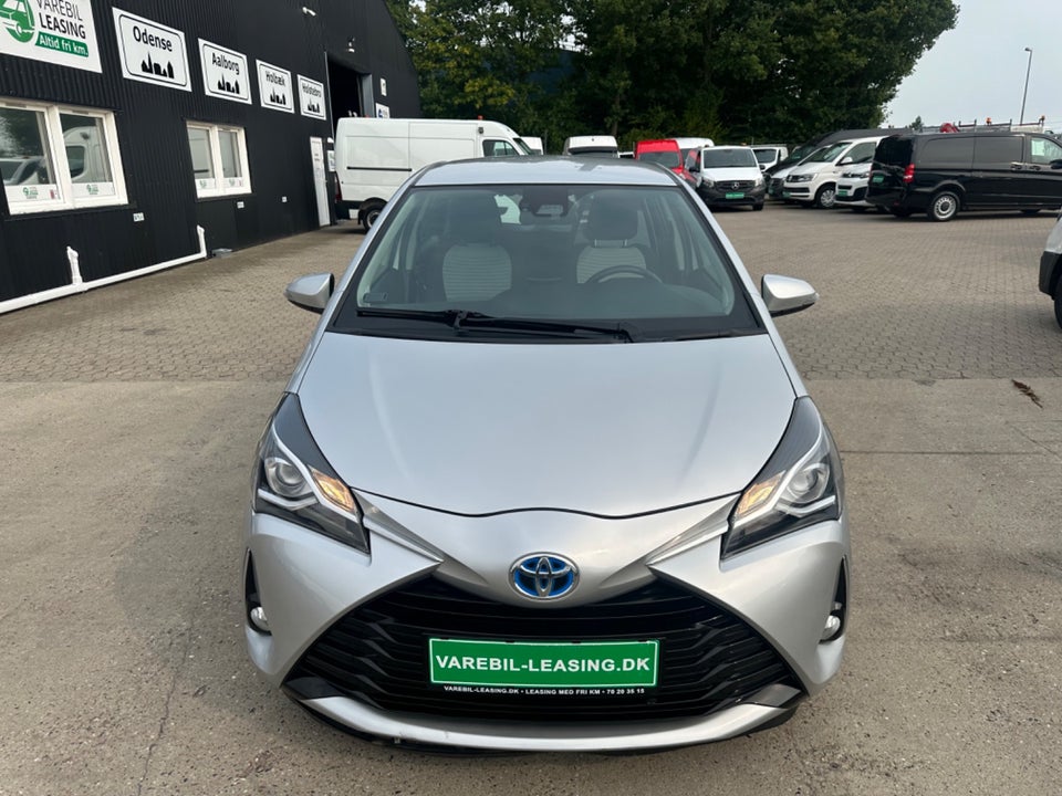 Toyota Yaris 1,5 Hybrid H1 e-CVT Van 5d