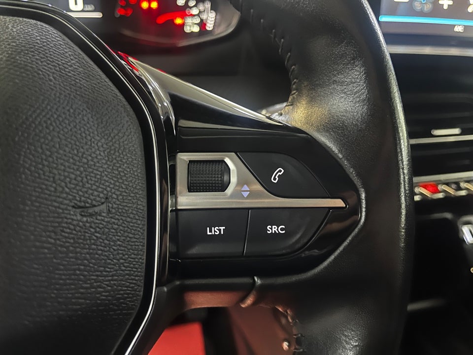 Peugeot 208 1,2 PureTech 100 Active 5d