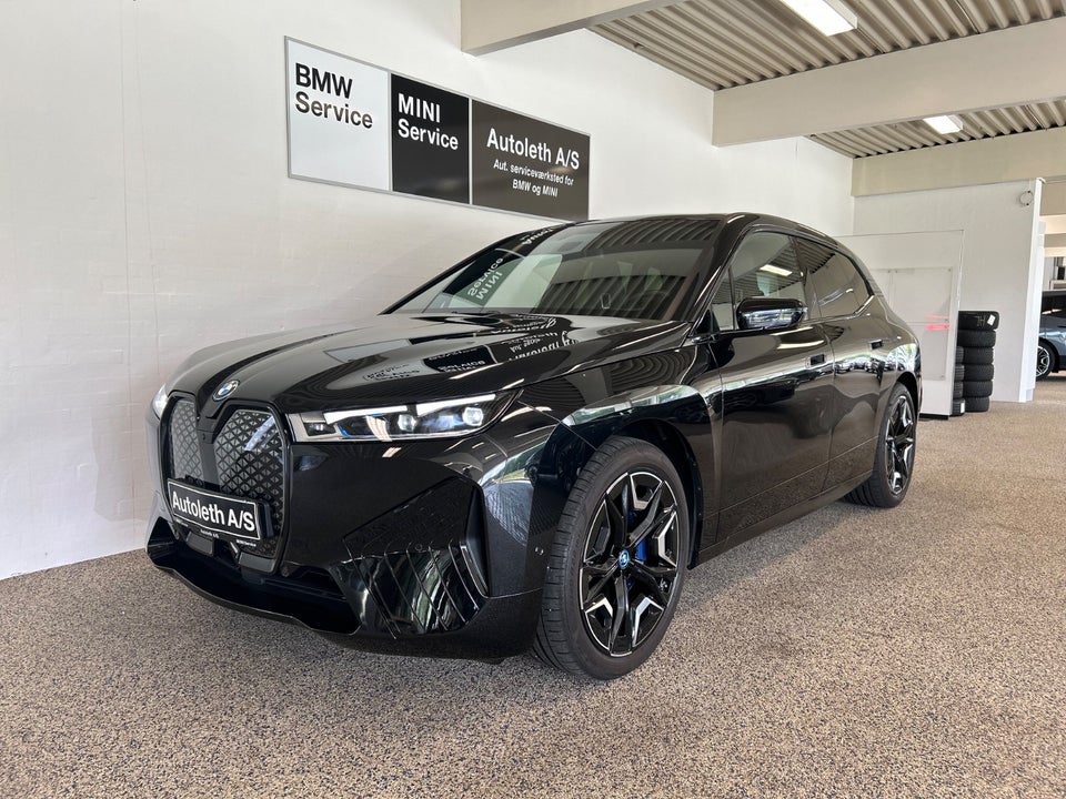BMW iX xDrive40 Supercharged 5d