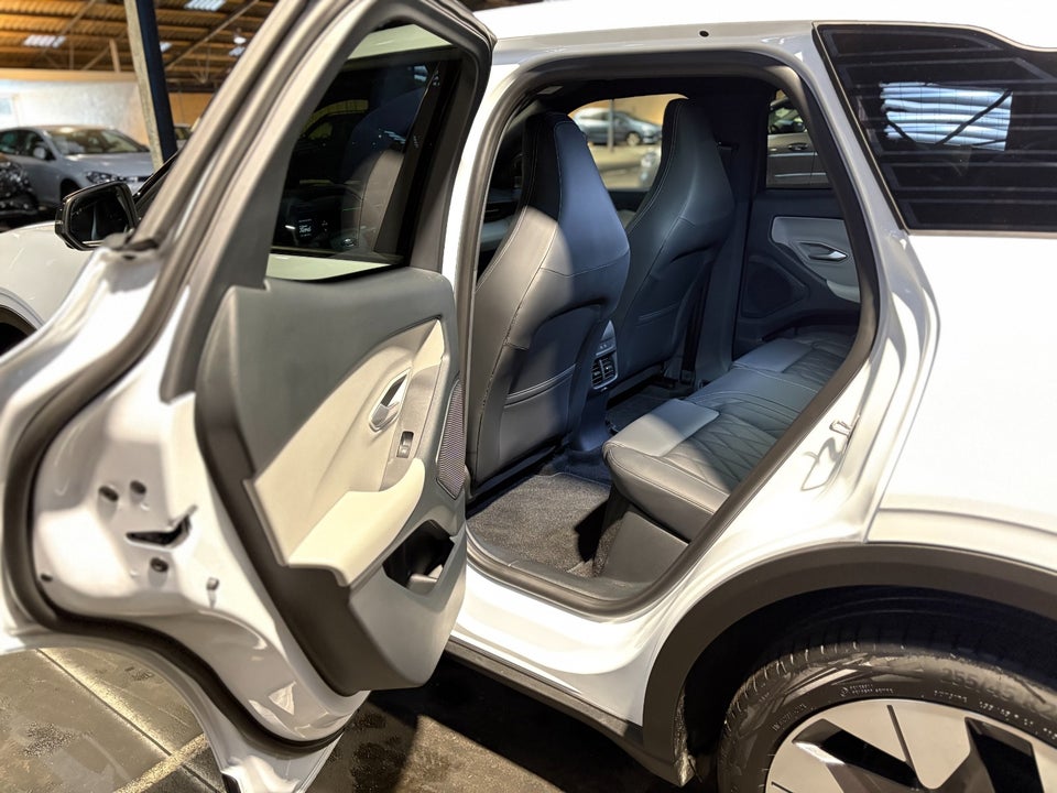 Ford Explorer 77 Premium Extended Range 5d