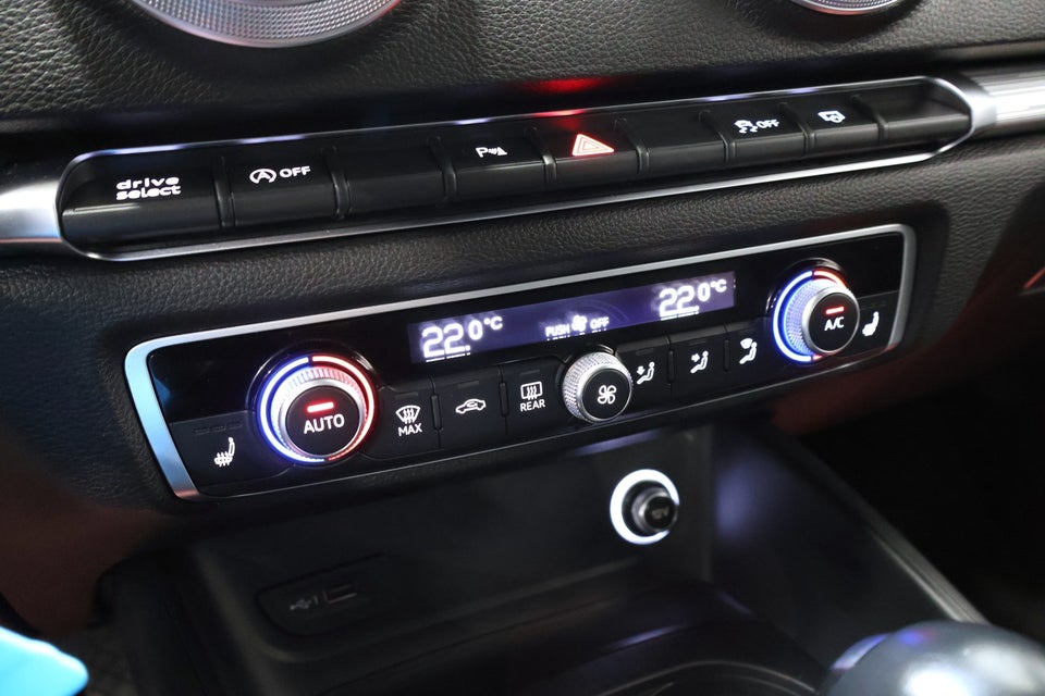 Audi A3 35 TFSi Sport Limited Sportback S-tr. 5d