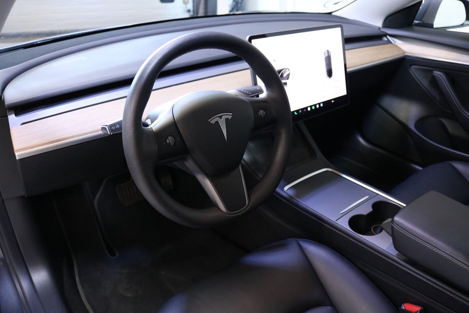 Tesla Model 3 Long Range AWD 4d