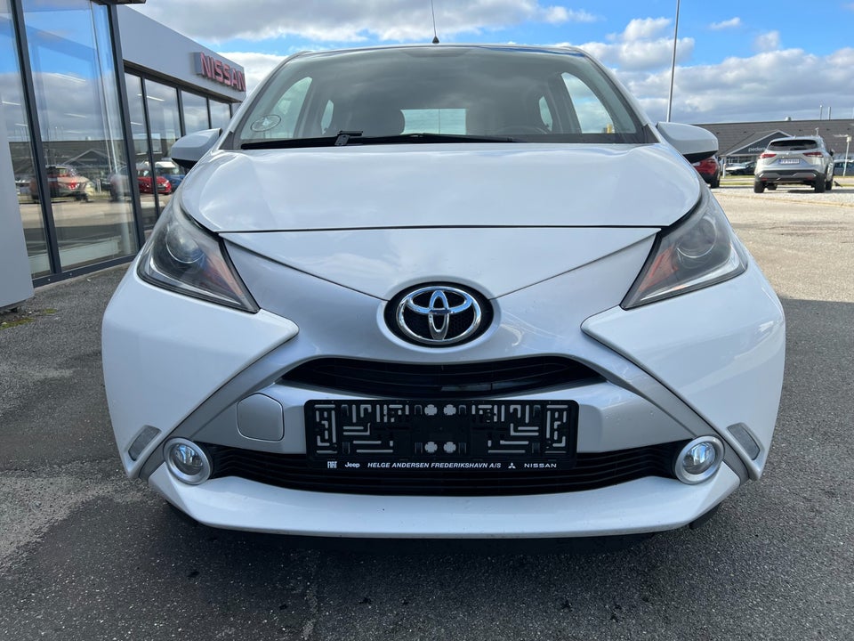 Toyota Aygo 1,0 VVT-i x-play x-touch 5d