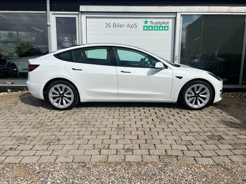 Tesla Model 3 Long Range AWD 4d