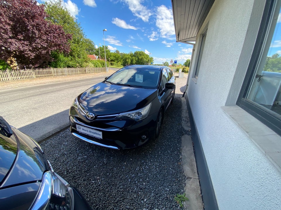 Toyota Avensis 1,8 VVT-i T2 Touring Sports MDS 5d