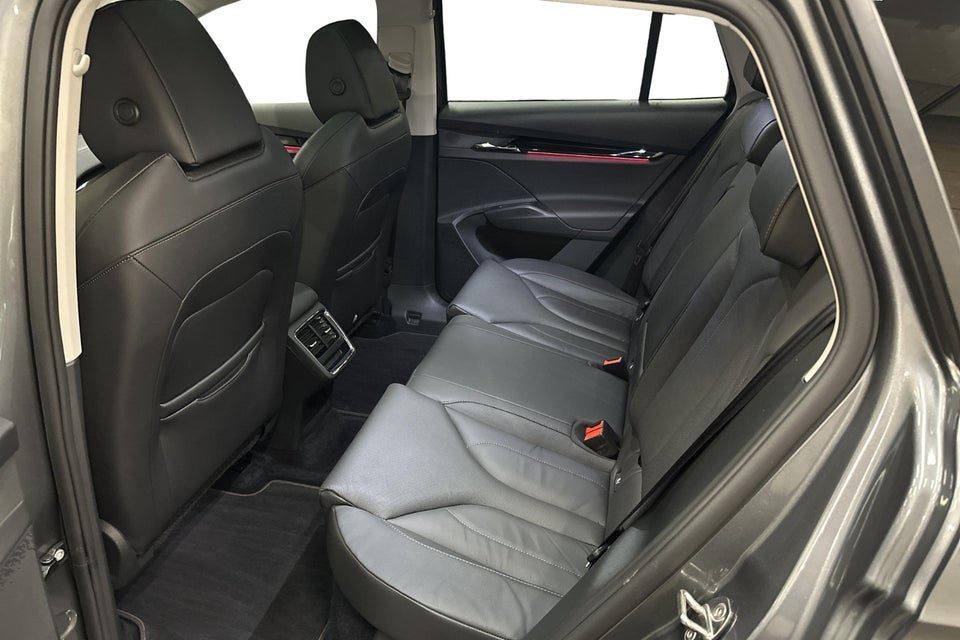 Skoda Enyaq 80 iV Plus Suite 5d