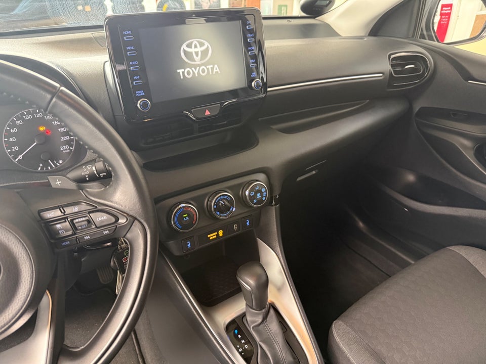 Toyota Yaris 1,5 Active CVT 5d