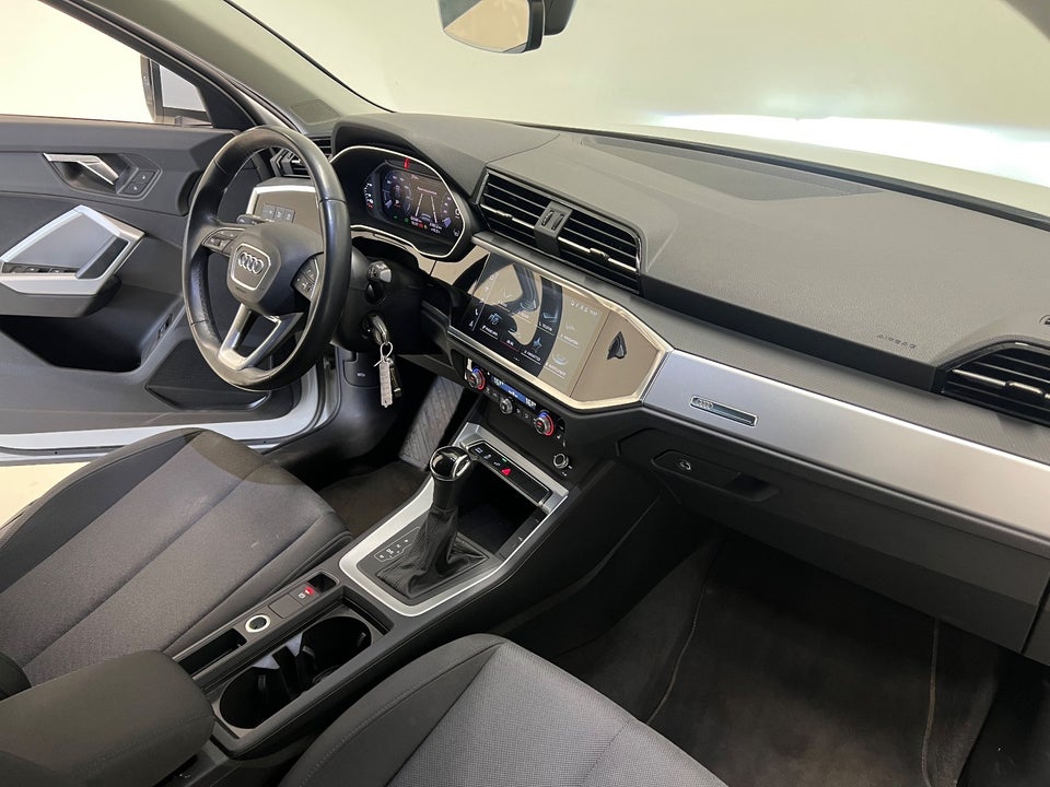 Audi Q3 45 TFSi e Attitude plus Sportback S-tr. 5d