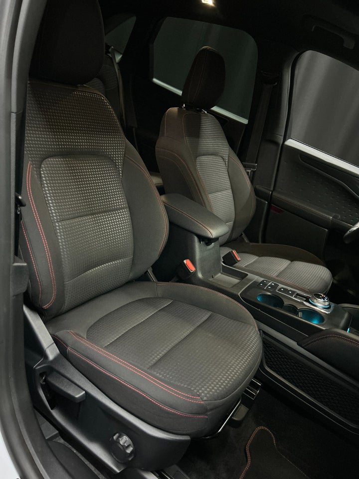 Ford Kuga 2,5 PHEV ST-Line CVT 5d