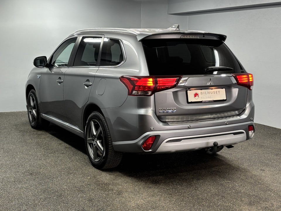 Mitsubishi Outlander 2,4 PHEV Intense CVT 4WD 5d