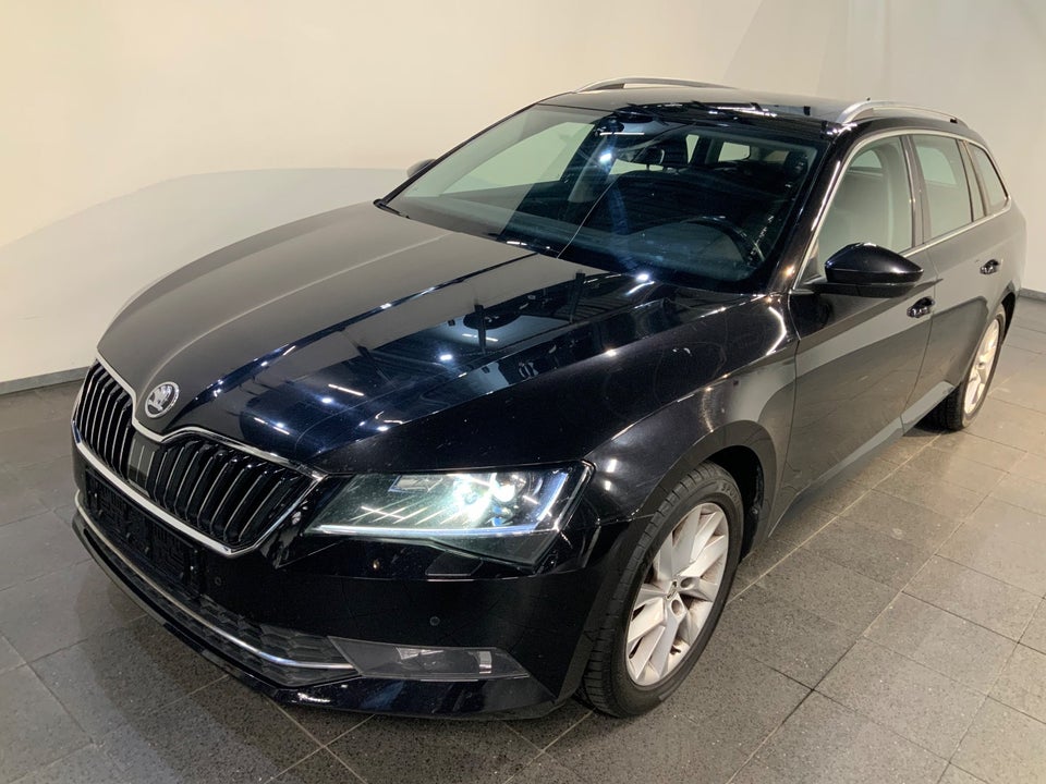 Skoda Superb 2,0 TDi 150 Style Combi DSG 5d