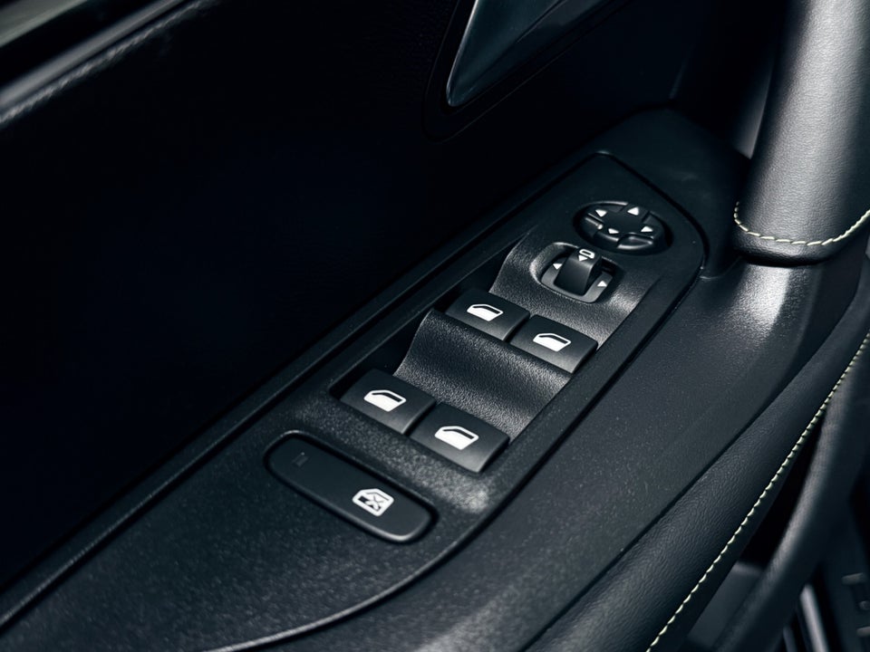 Peugeot e-2008 54 GT 5d