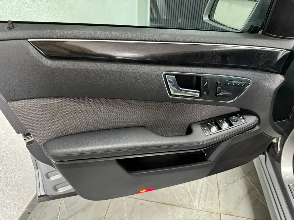 Mercedes E350 3,0 CDi Avantgarde stc. aut. 4Matic 5d