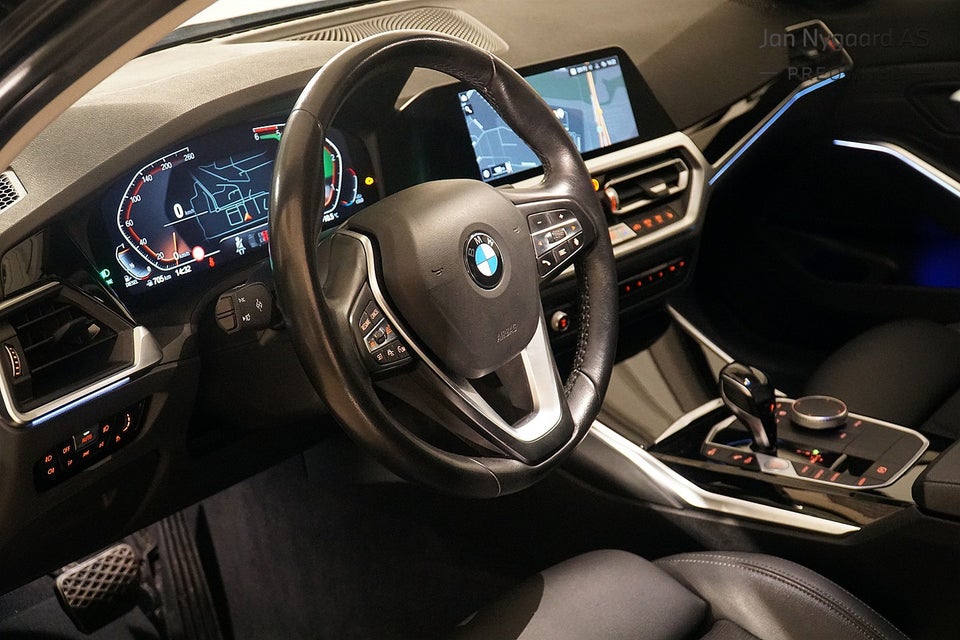 BMW 330d 3,0 Touring Sport Line xDrive aut. 5d