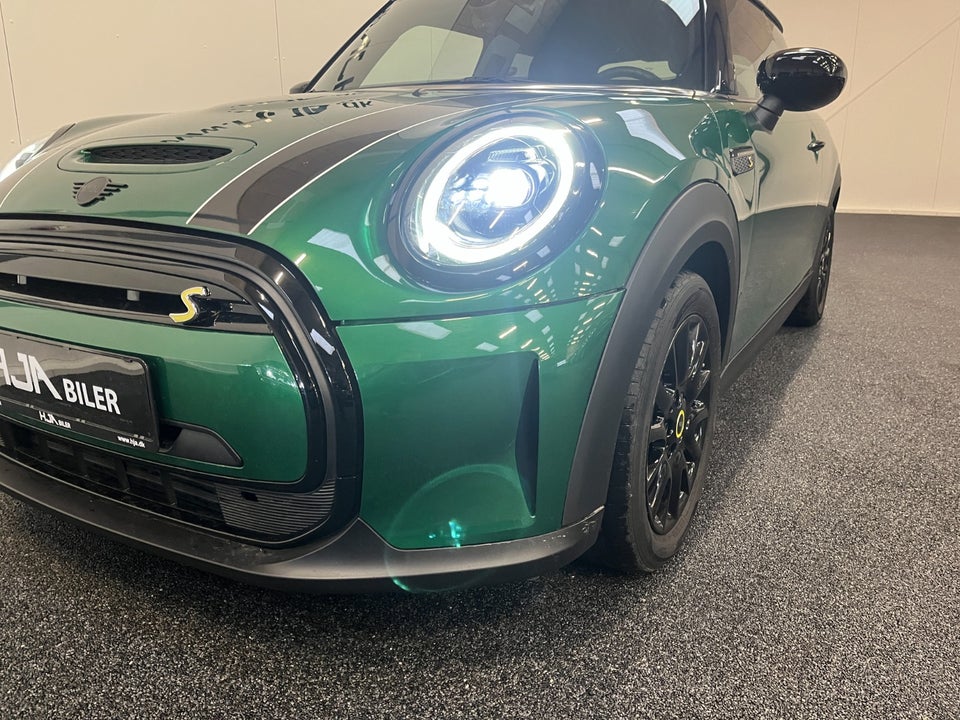 MINI Cooper SE Essential 3d