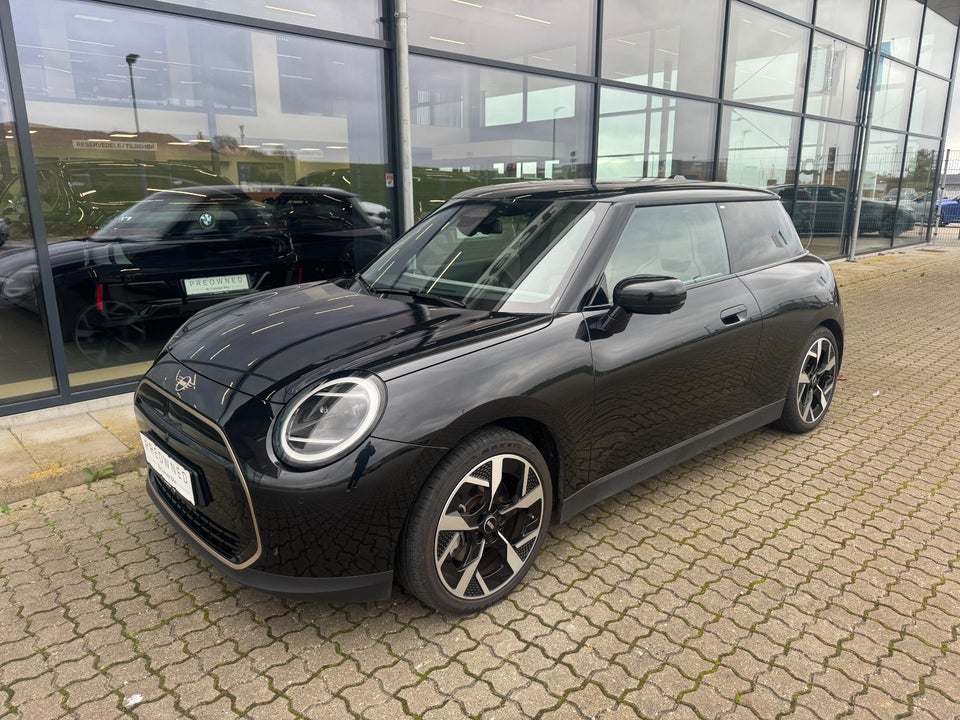 MINI Cooper E Favoured Trim L 3d
