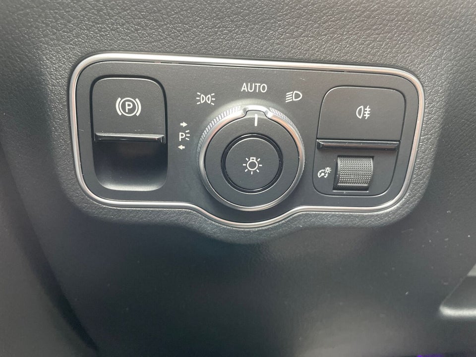 Mercedes EQA300 AMG Line 4Matic 5d