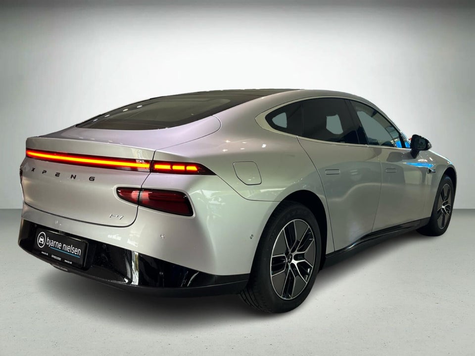 Xpeng P7 Long Range 4d